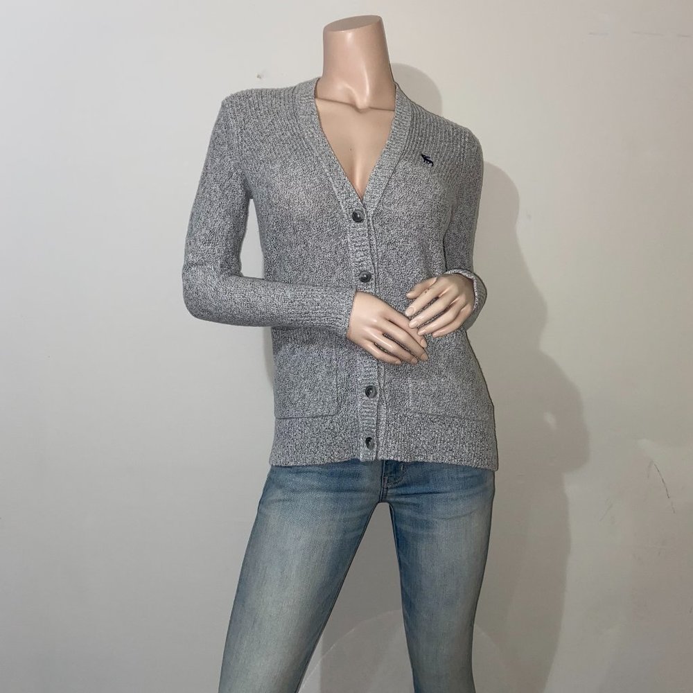 ABERCROMBIE & FITCH GREY KNIT SWEATER - XS